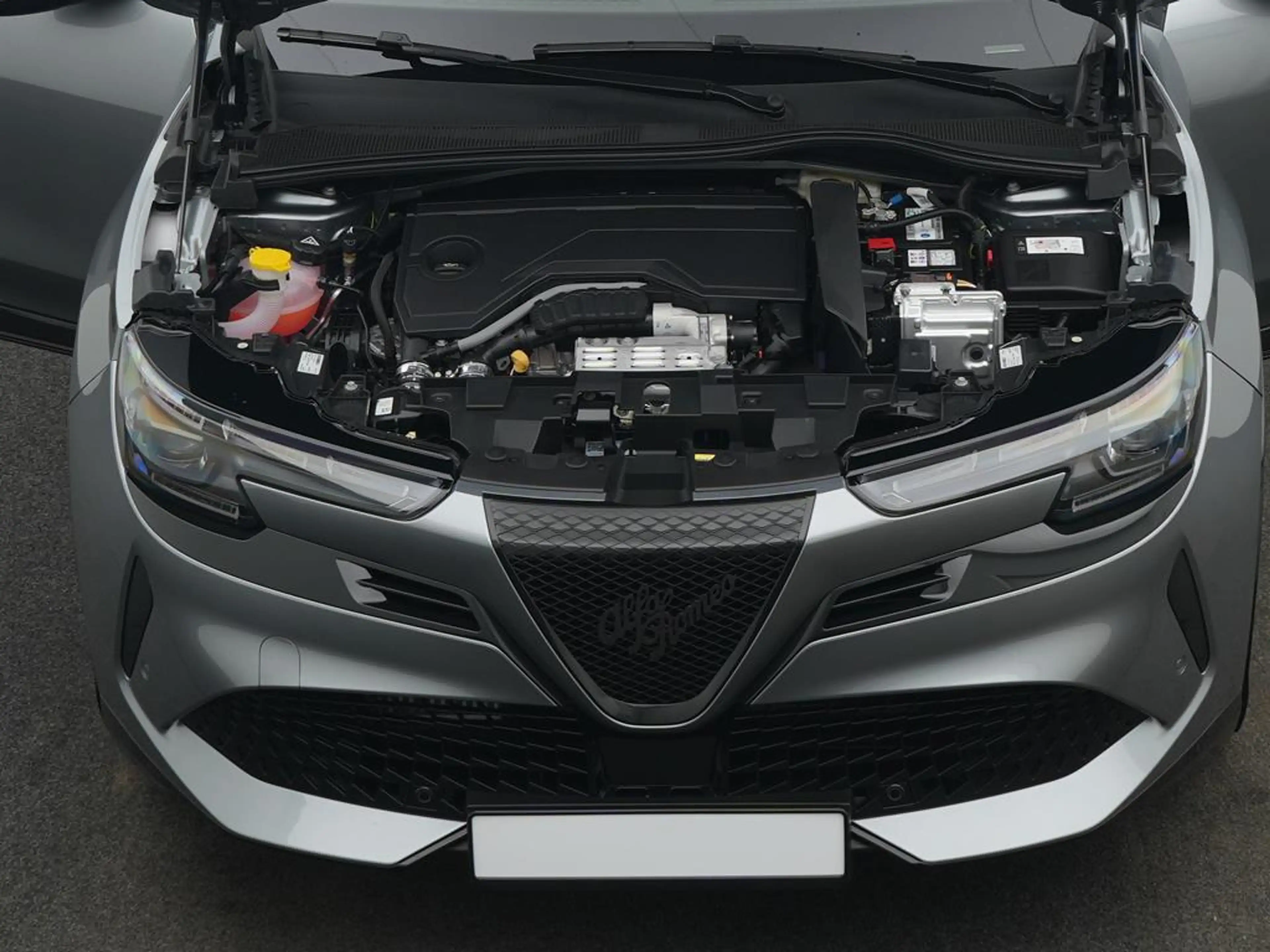 Alfa Romeo Junior Ibrida 1.2 VGT 48V-Hybrid 107 kW Ti — photo 8