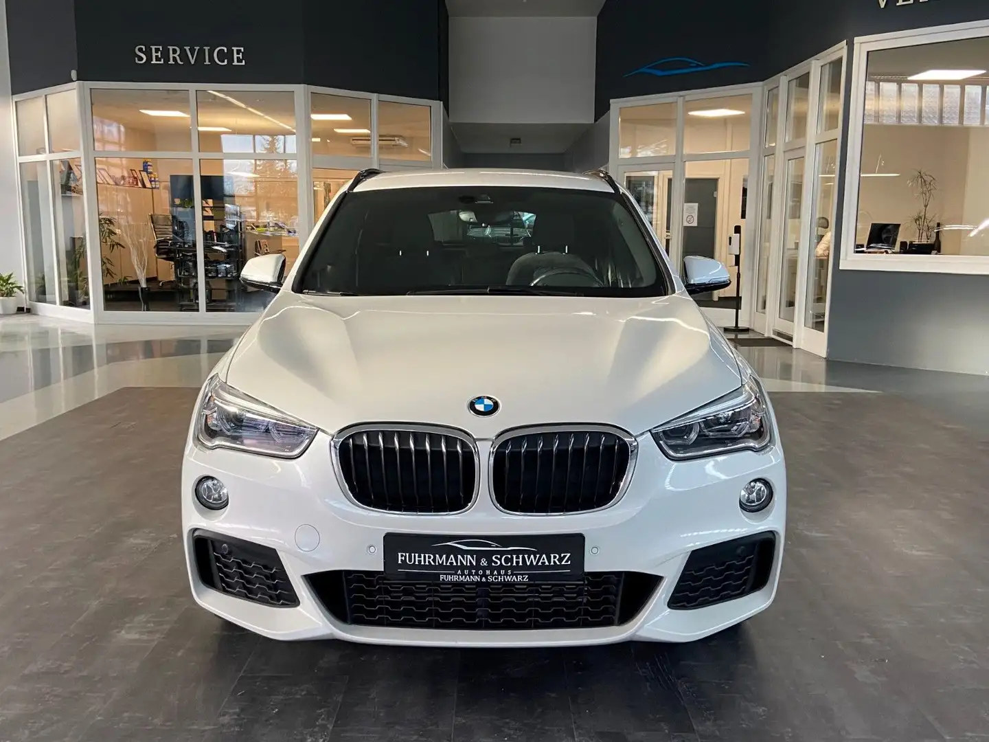 BMW X1 xDrive25dAut. M Sport HiFi NAVI LED Alcantara Blanc - 2