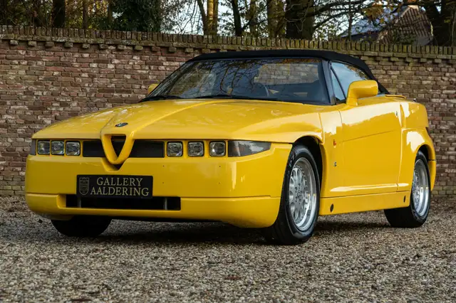 Alfa Romeo RZ Zagato "Number 176 of 278 built" Presented in Gial