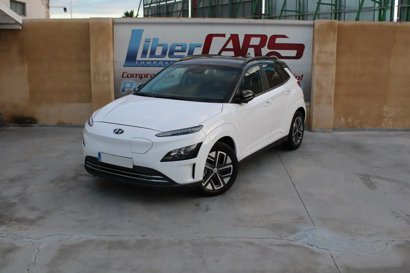 Hyundai KONA 100kW EV Maxx Blanco - 2