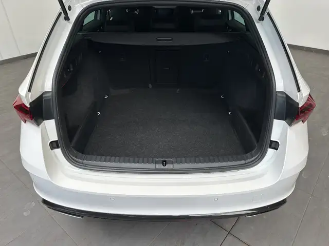 Skoda Octavia view 6