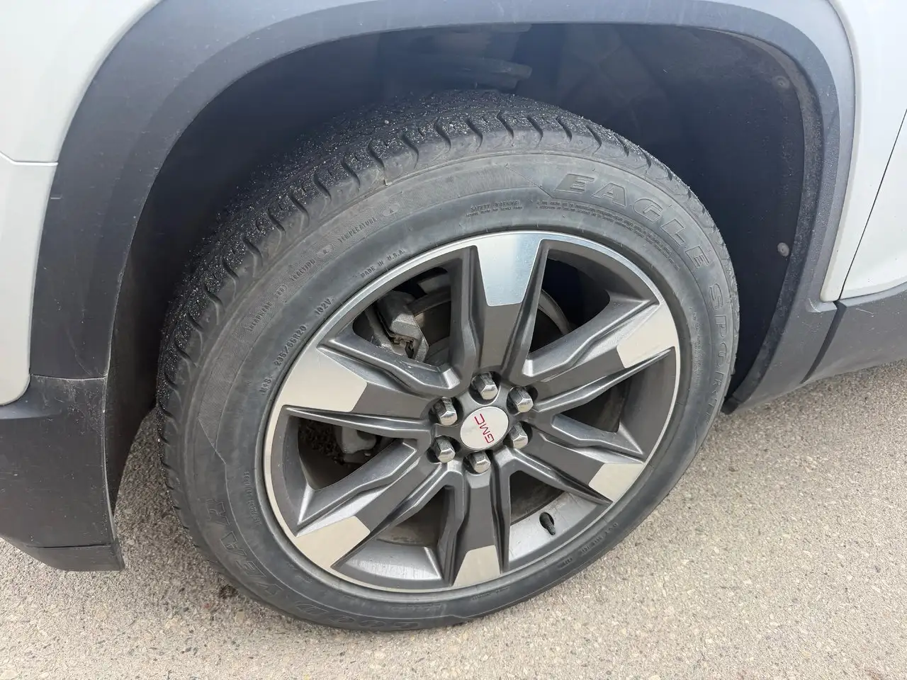 GMC Acadia снимка GMC Acadia