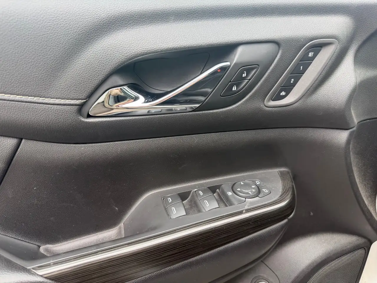 GMC Acadia снимка GMC Acadia