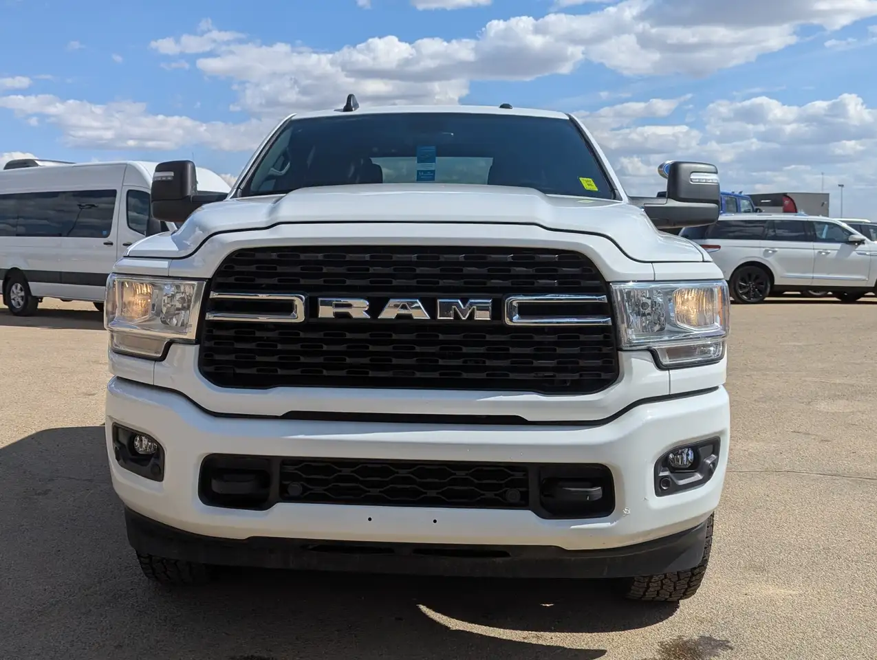 RAM 3500 снимка RAM 3500