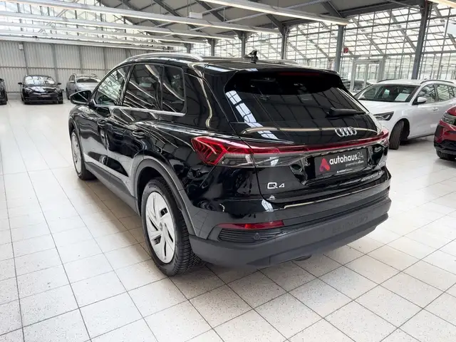 Audi Q4 E-Tron view 4