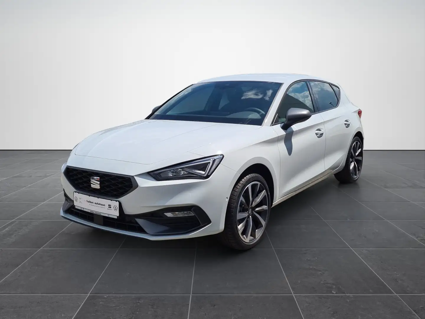 SEAT Leon 1.5 TSI DSG FR +NAVI+VOLLLED+PDC+SHZ+KAMERA+KLIMA Weiß - 2