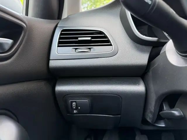 Renault Megane view 26