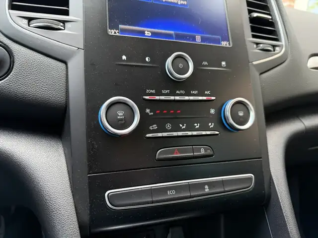 Renault Megane view 18
