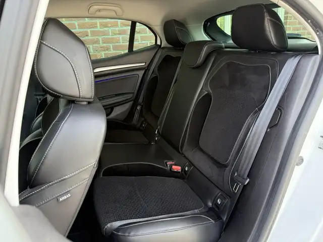 Renault Megane view 5