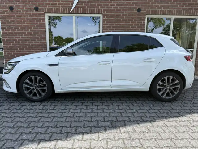 Renault Megane view 2