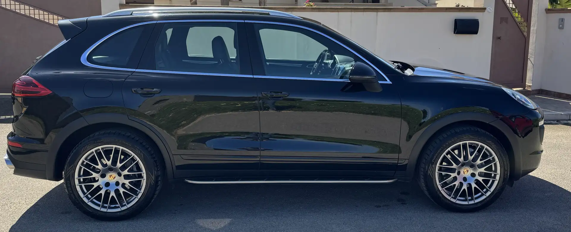Porsche Cayenne - 1