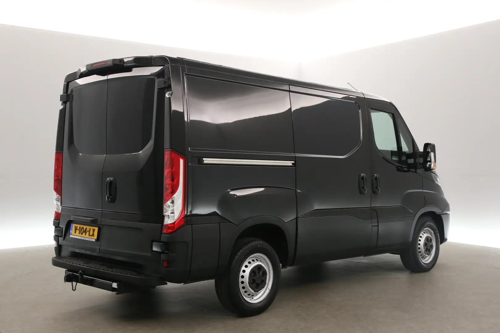 Iveco Daily 2.3 300 L1H1 3500KG Trekgew. Trekhaak Airco 3 Pers Noir - 2