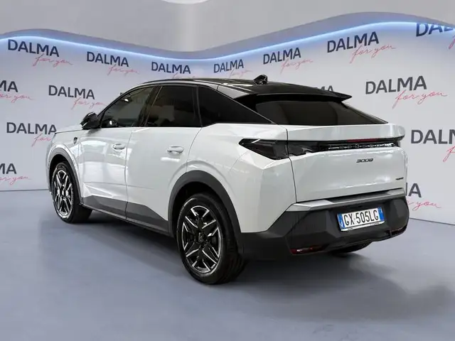 Peugeot 3008 view 3