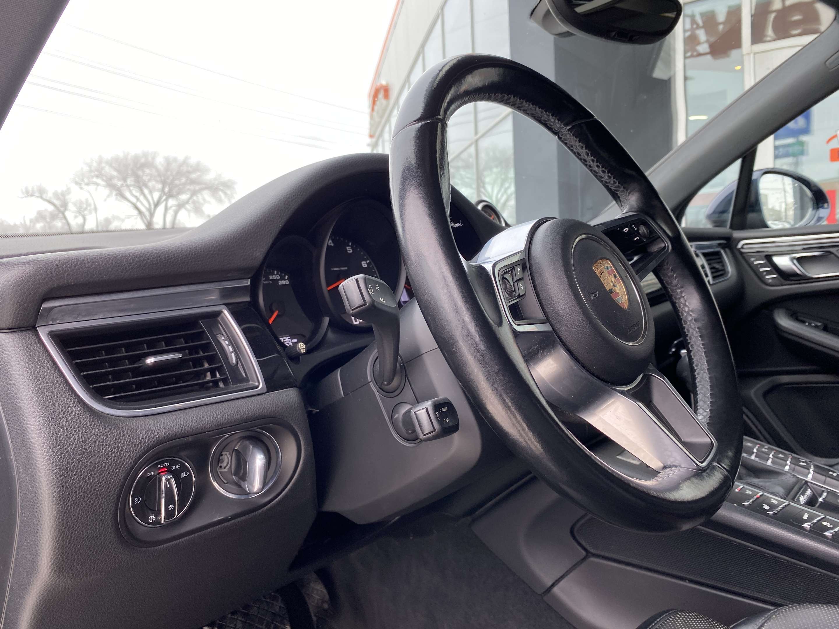 2017 Porsche Macan AWD w/2.0L Turbo Engine, Leather & Power Sunroof thumb 13