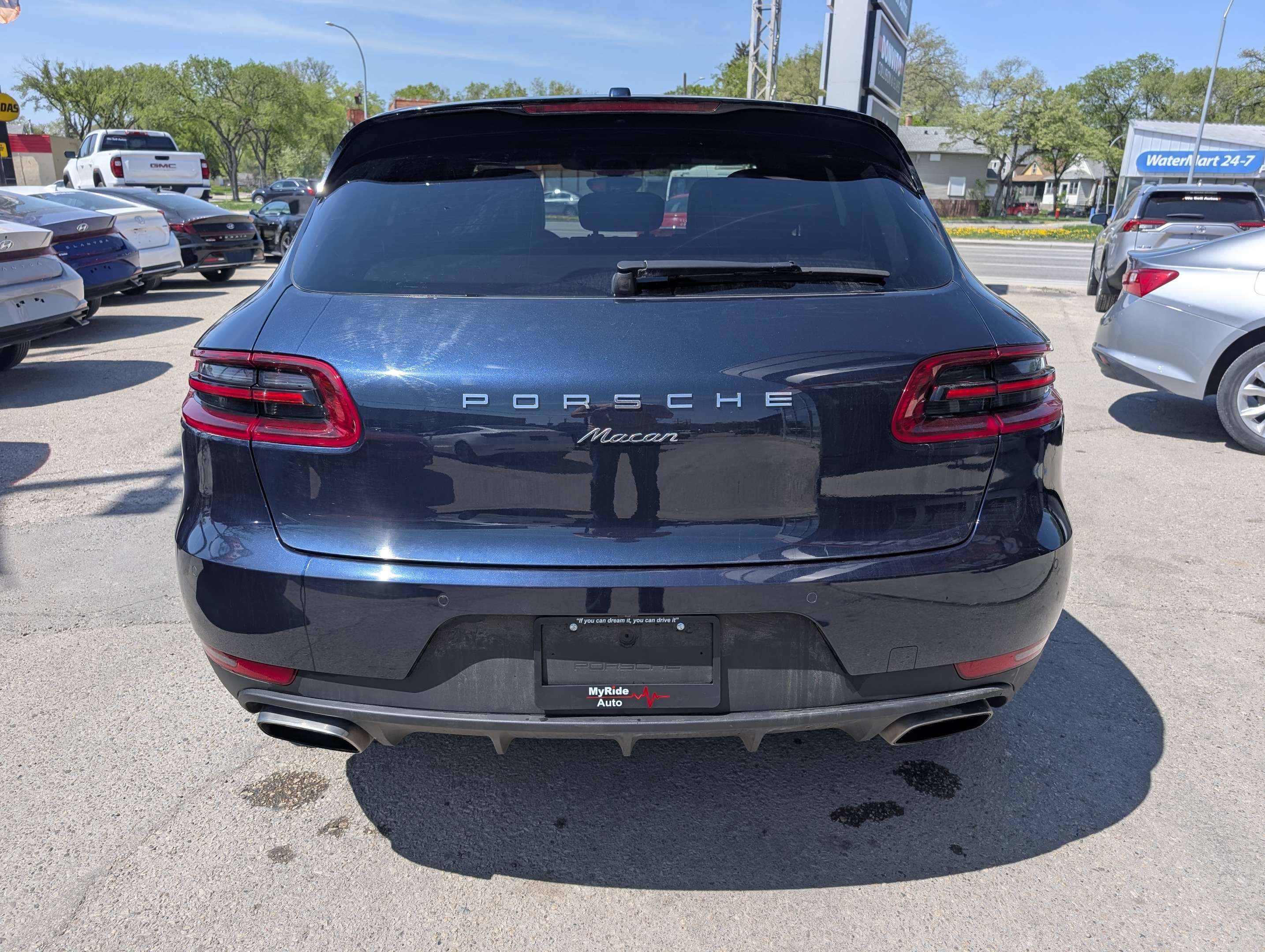 2017 Porsche Macan AWD w/2.0L Turbo Engine, Leather & Power Sunroof thumb 6