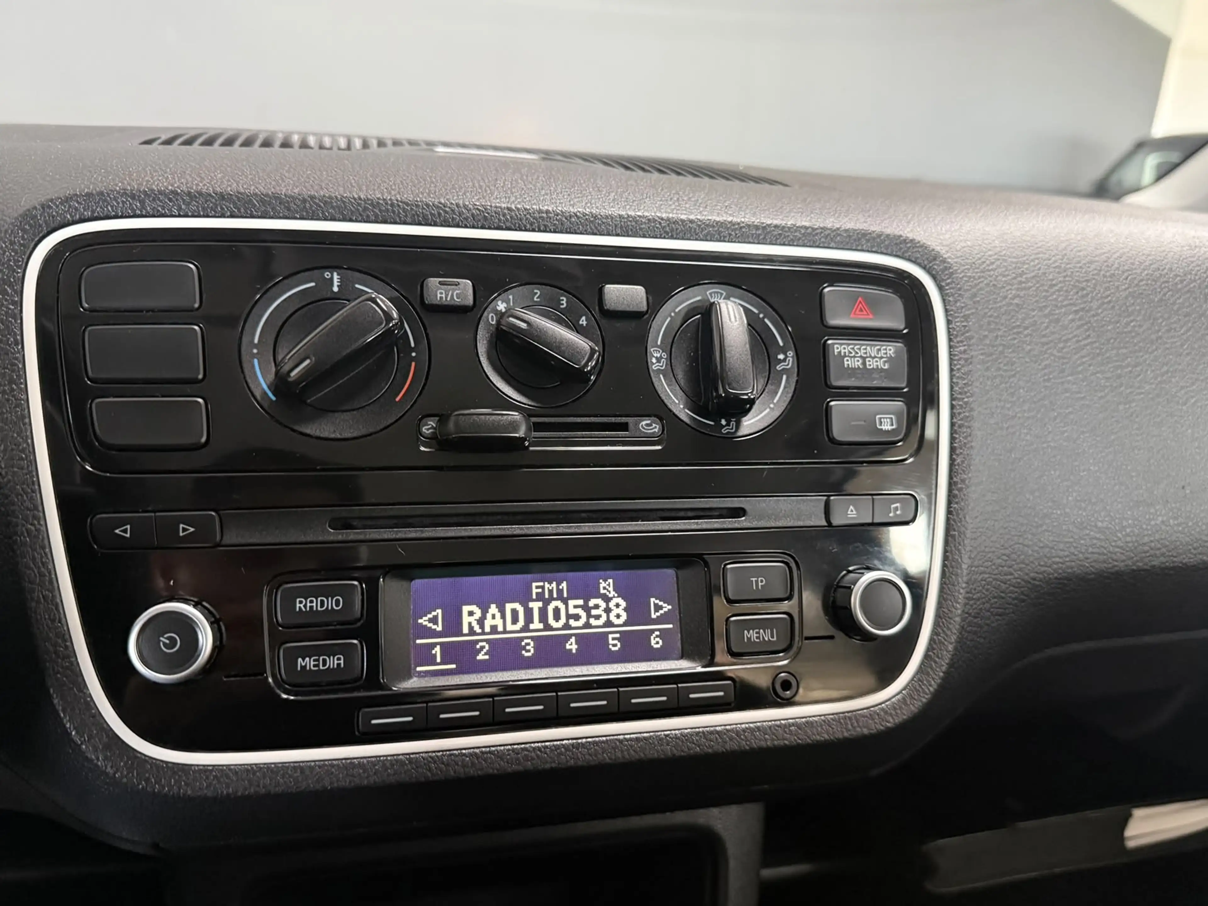 Volkswagen up! 1.0 move up! BlueMotion | Airco | Uniek! — photo 15