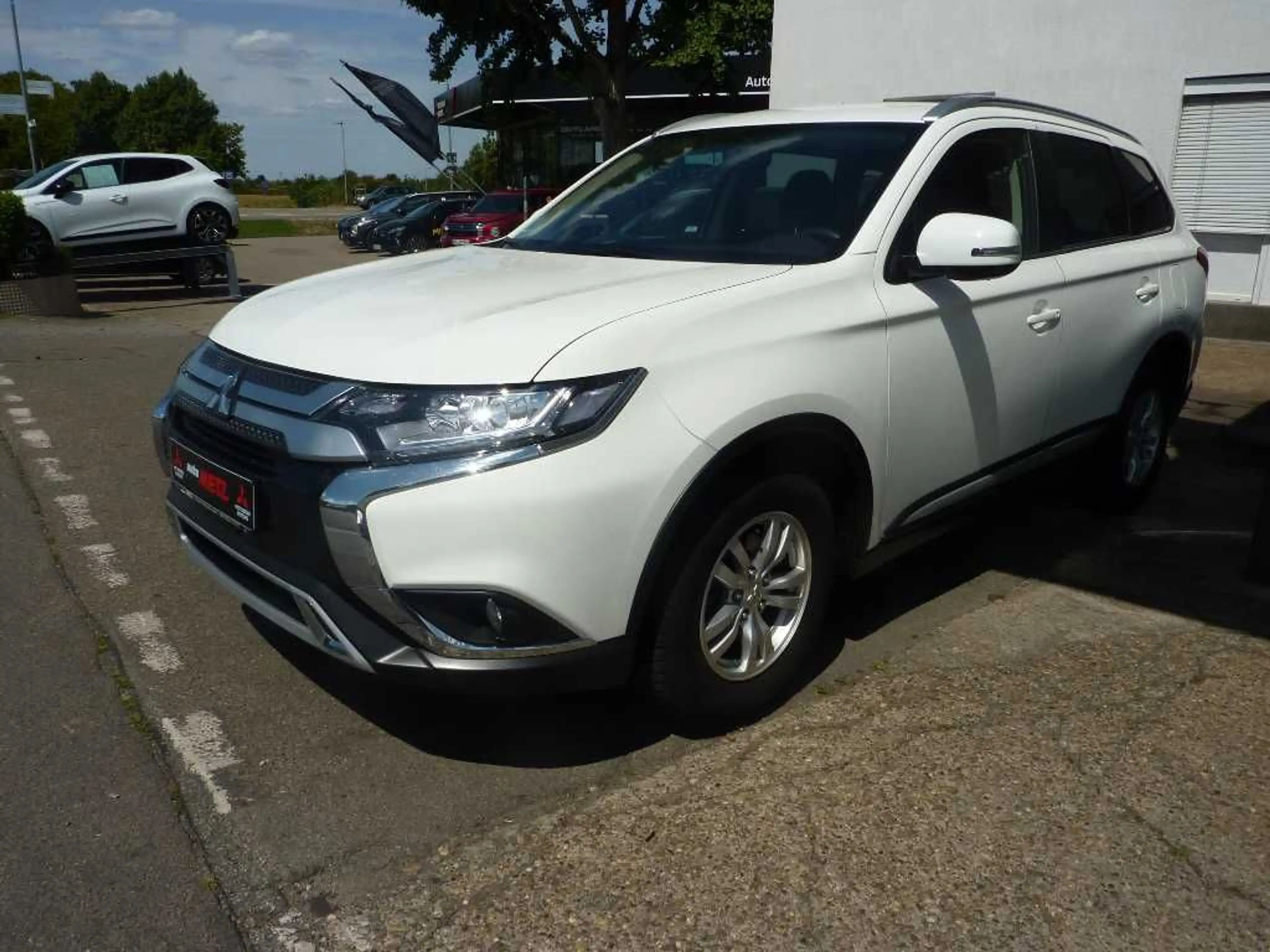 Mitsubishi Outlander Spirit 2.0 MIVEC ClearTec 2WD 5-Gang — photo 2