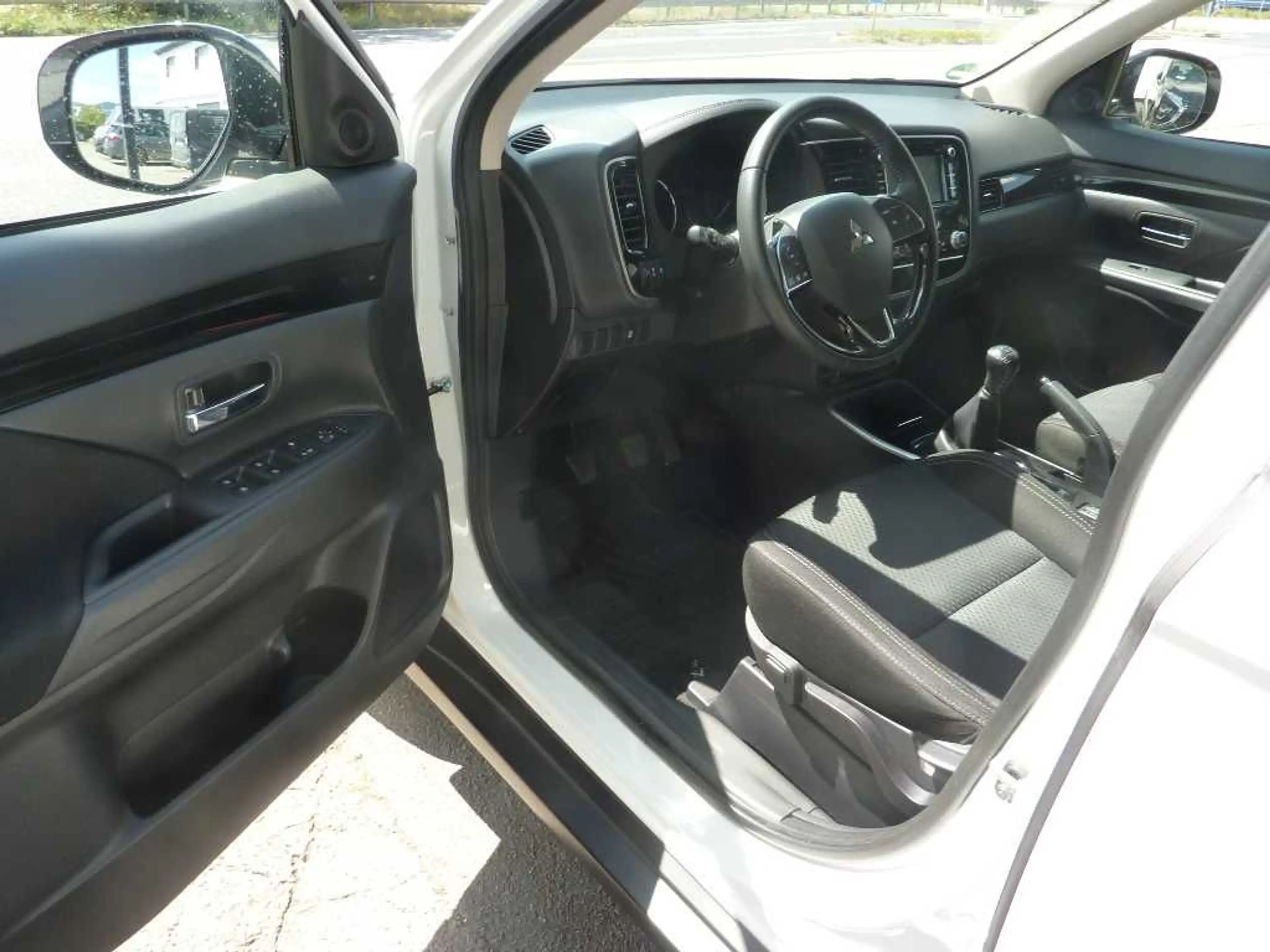 Mitsubishi Outlander Spirit 2.0 MIVEC ClearTec 2WD 5-Gang — photo 6