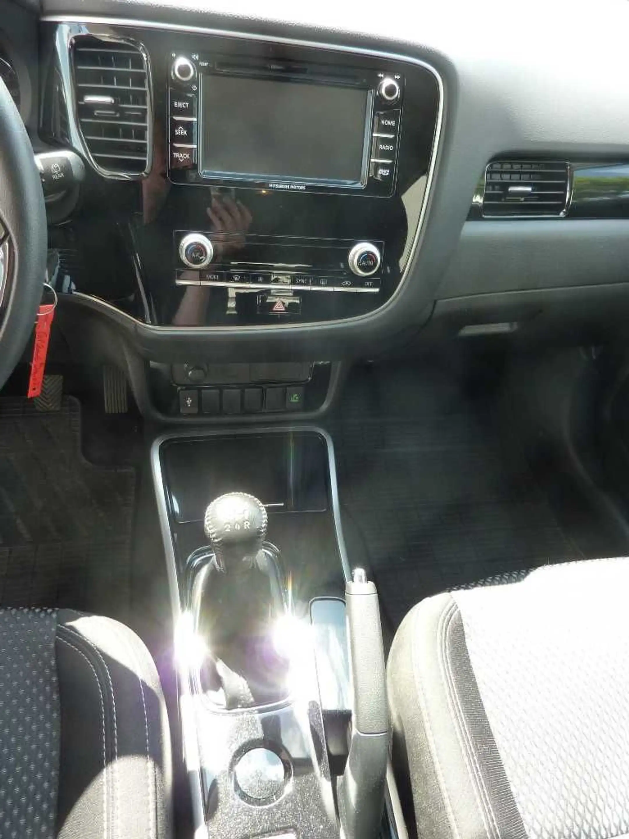 Mitsubishi Outlander Spirit 2.0 MIVEC ClearTec 2WD 5-Gang — photo 9