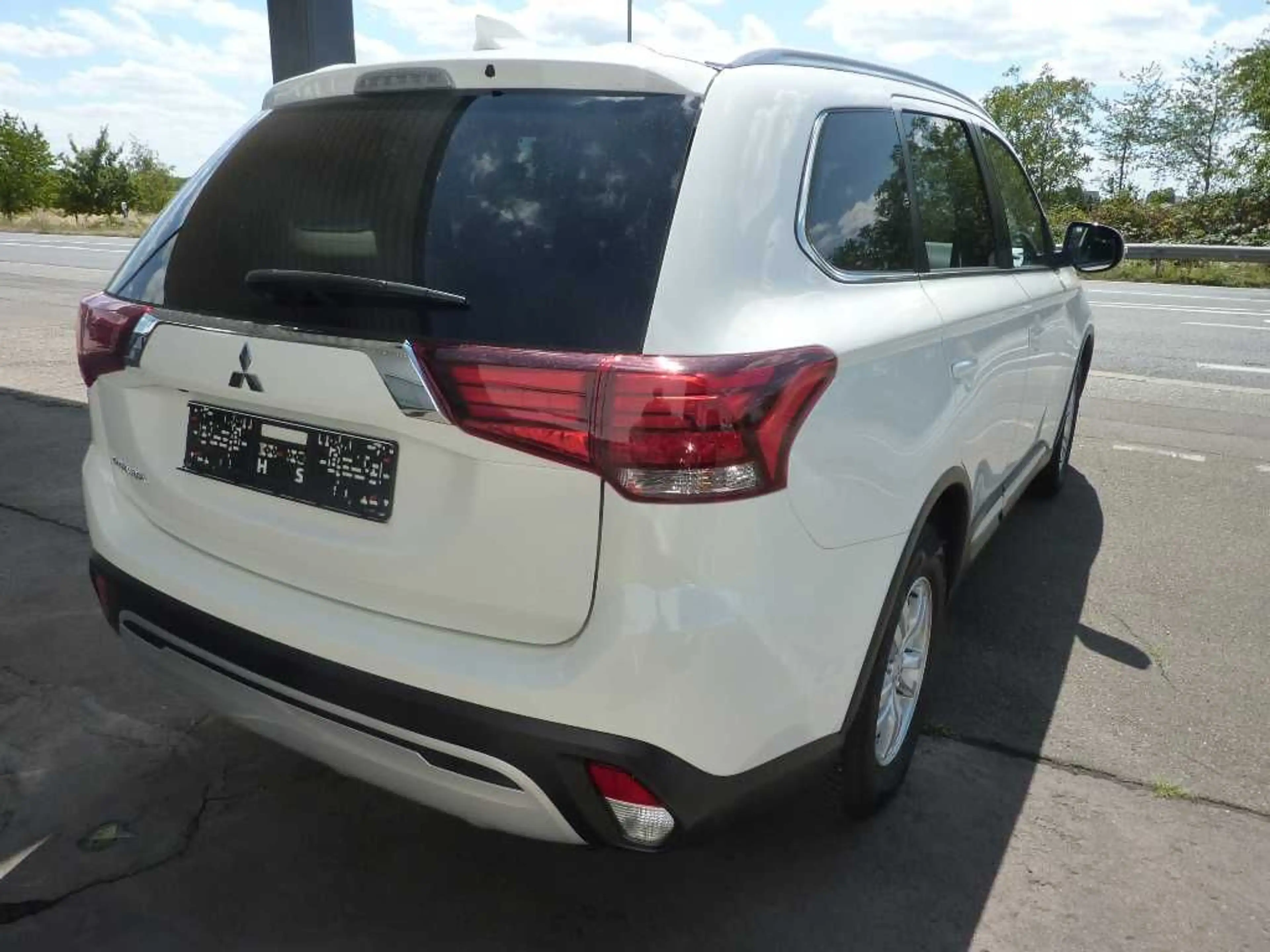 Mitsubishi Outlander Spirit 2.0 MIVEC ClearTec 2WD 5-Gang — photo 4