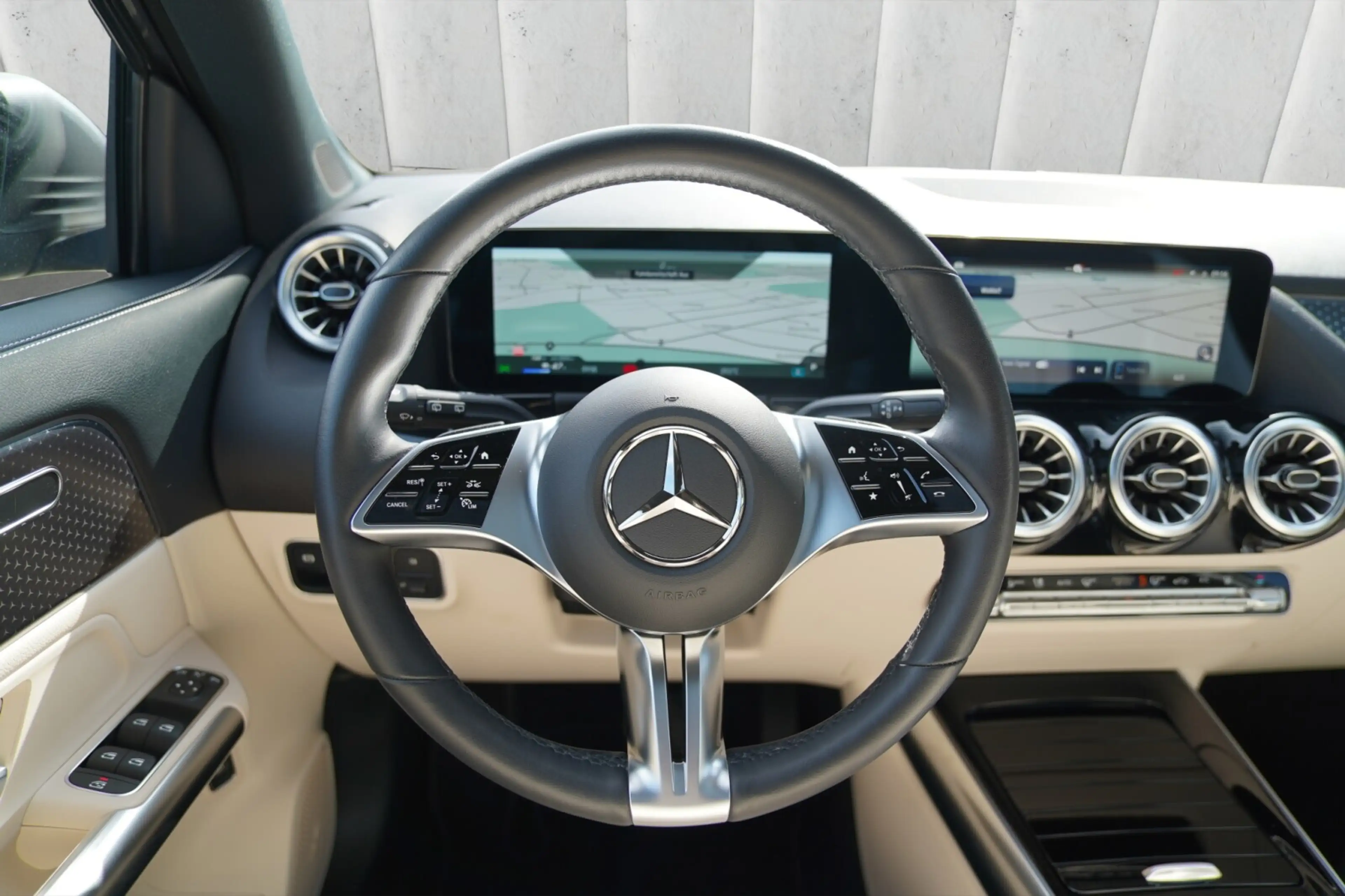 Mercedes-Benz EQA 300 EQA 300 4MATIC Progressive — photo 14