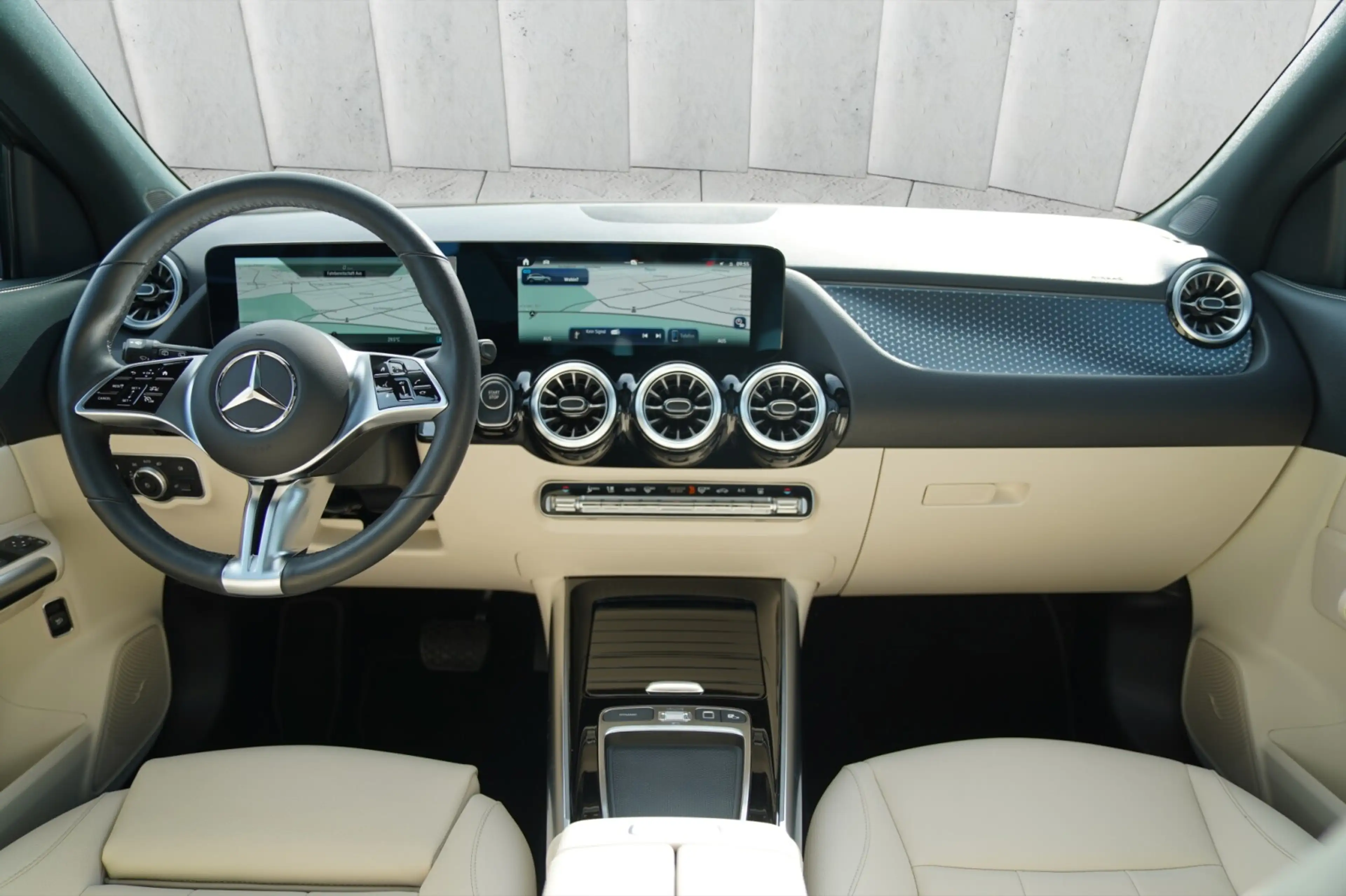 Mercedes-Benz EQA 300 EQA 300 4MATIC Progressive — photo 12
