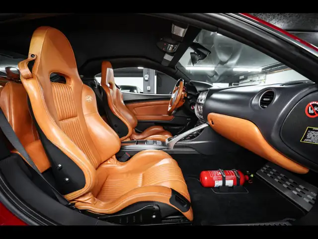 Alfa Romeo 8C view 13