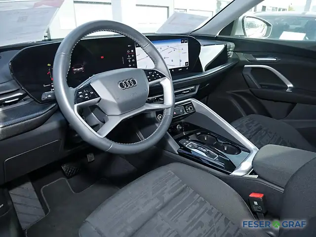 Audi Q5 view 7