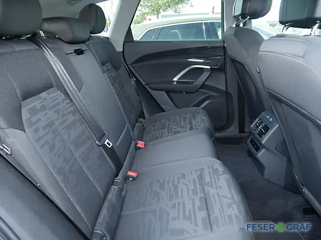Audi Q5 view 6
