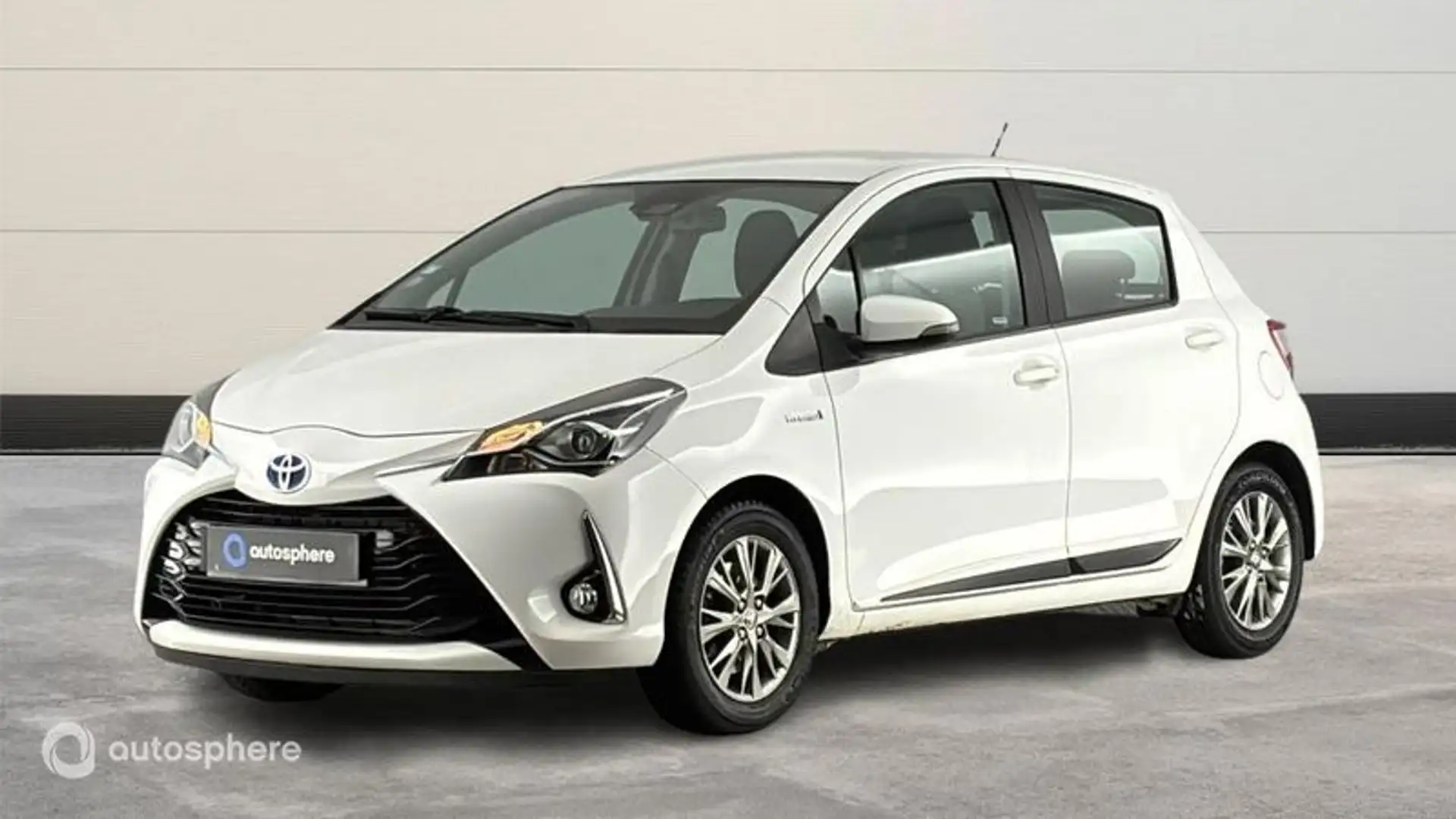 Toyota Yaris 100h Dynamic 5p RC19 - 1