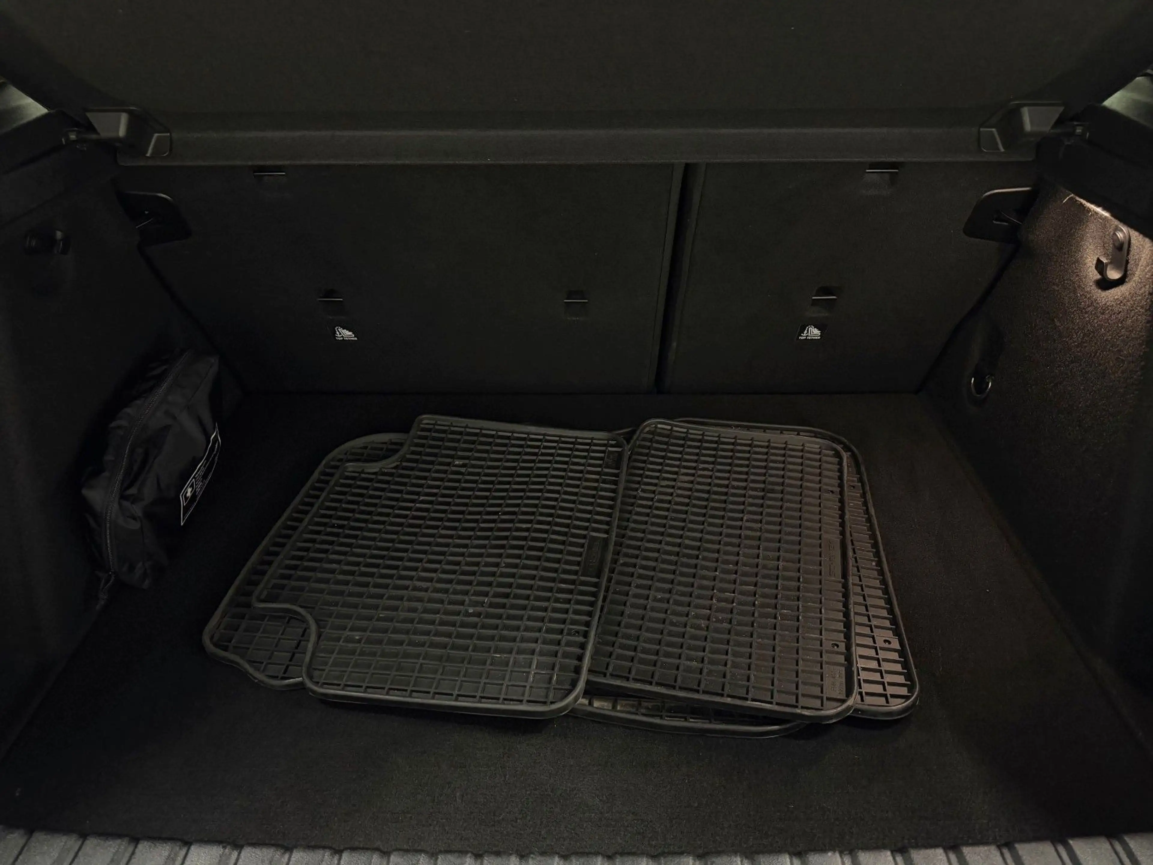 BMW 120 d Lim. M Sport/NAVI/LED/M-SITZE/MISANO BLAU — photo 14