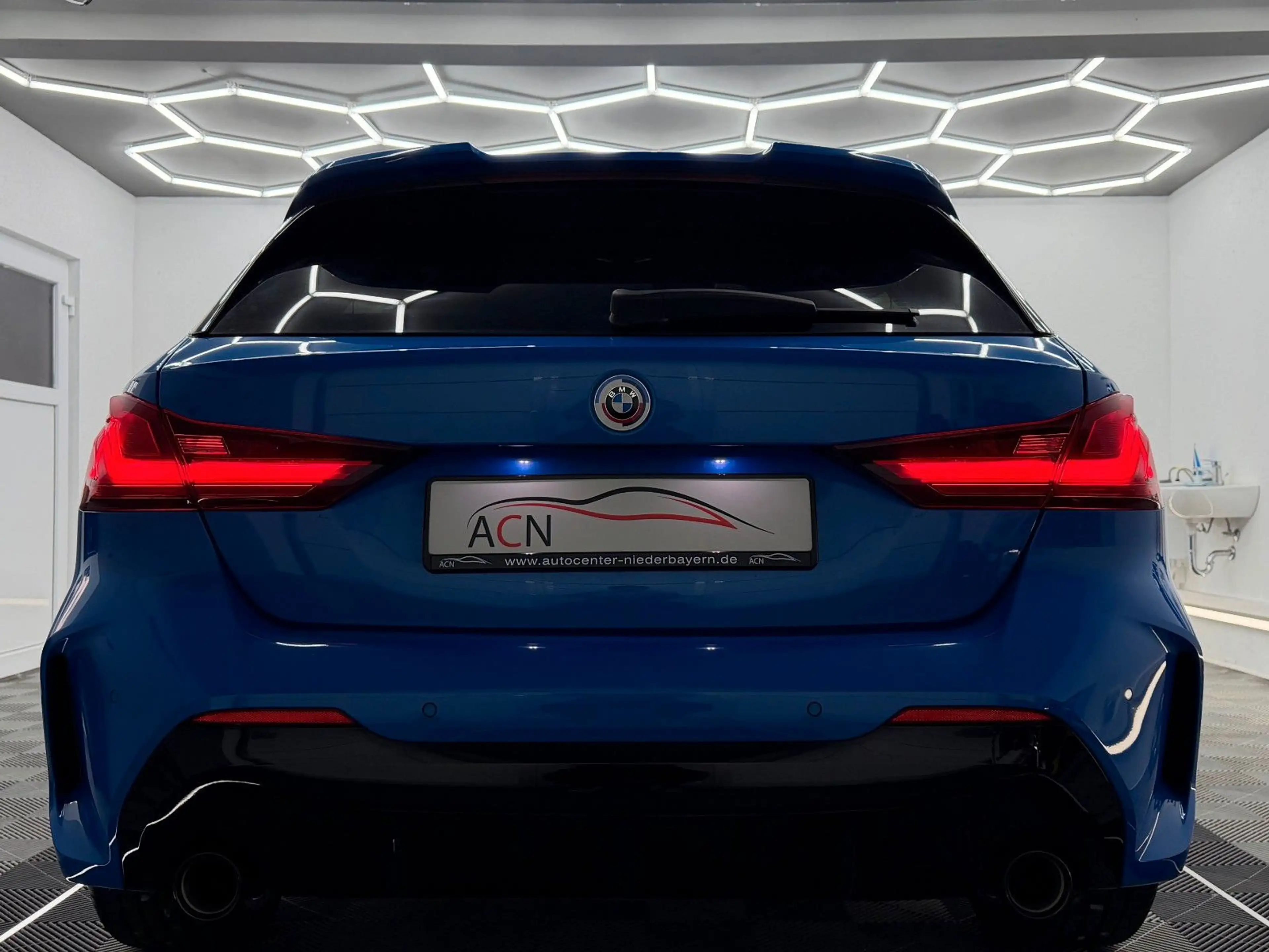 BMW 120 d Lim. M Sport/NAVI/LED/M-SITZE/MISANO BLAU — photo 11