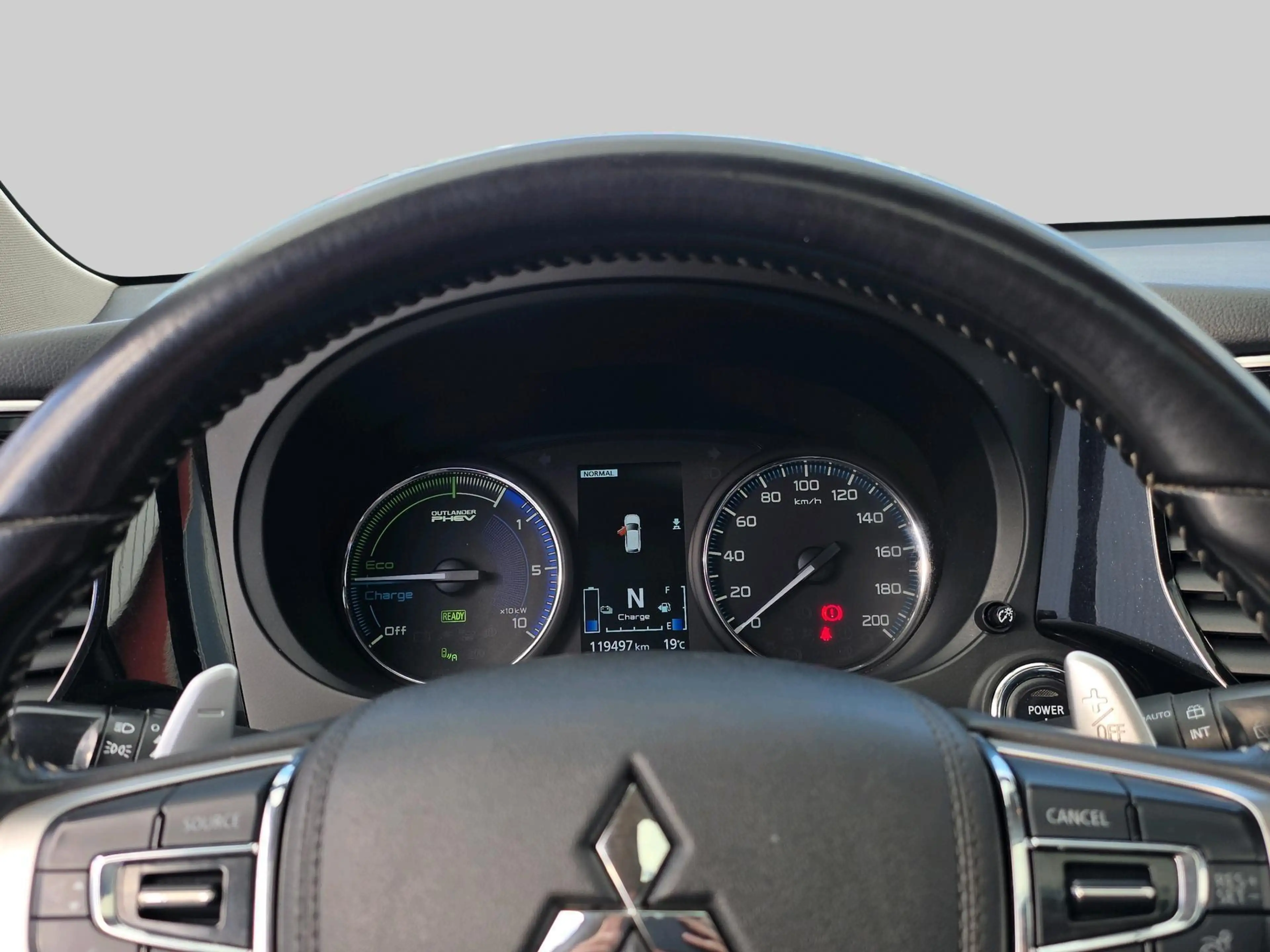 Mitsubishi Outlander 2.4 PHEV Intense+ — photo 15