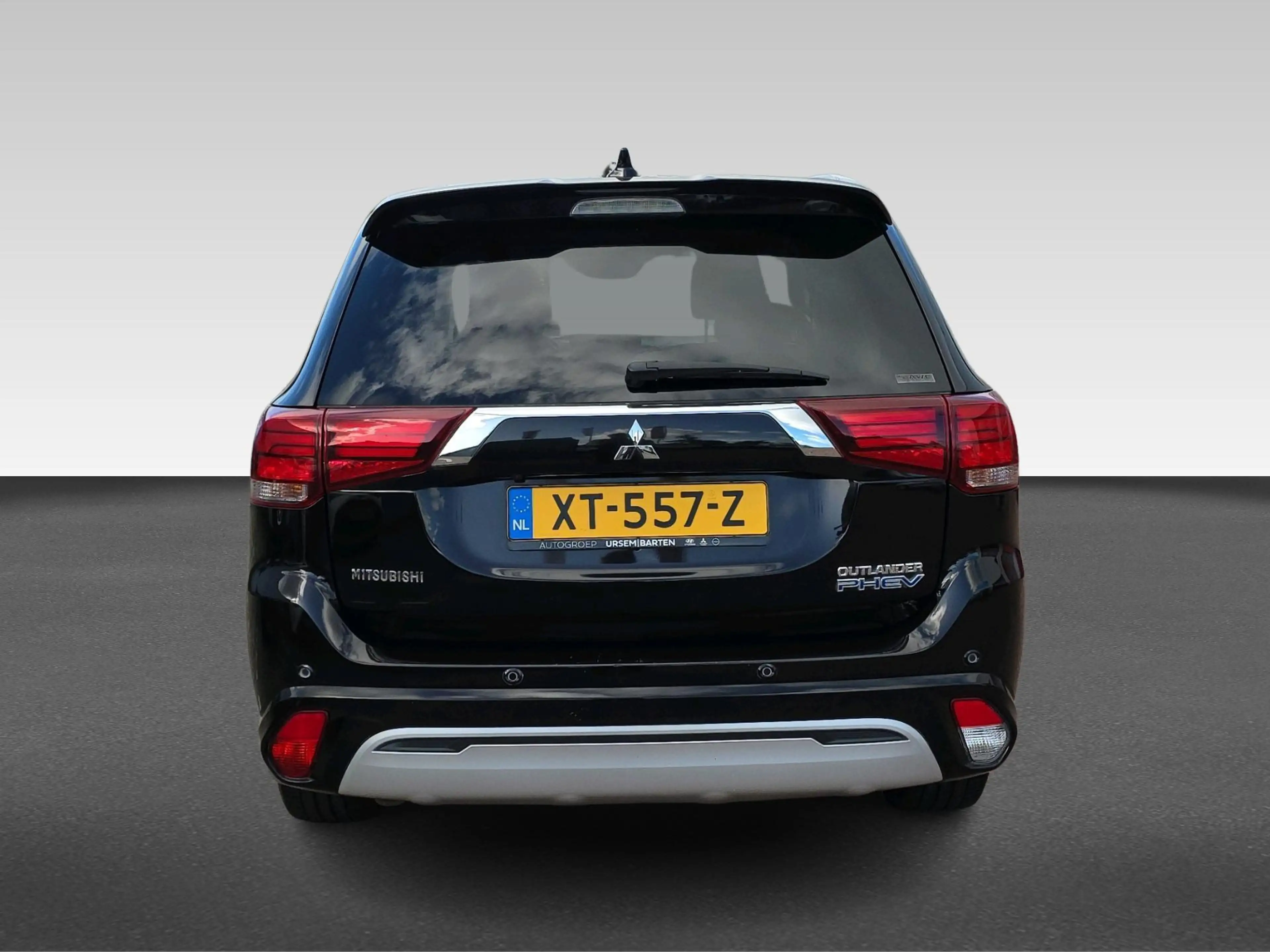 Mitsubishi Outlander 2.4 PHEV Intense+ — photo 10