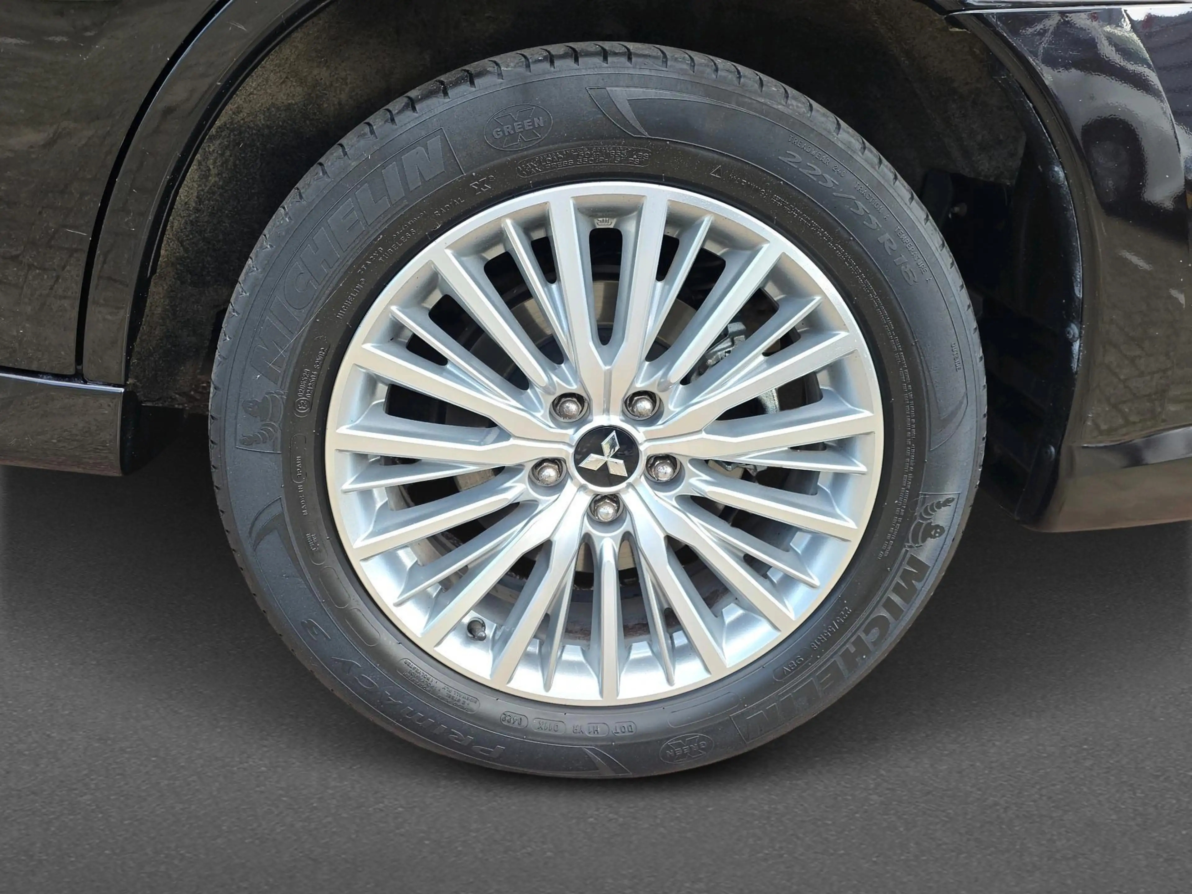 Mitsubishi Outlander 2.4 PHEV Intense+ — photo 11