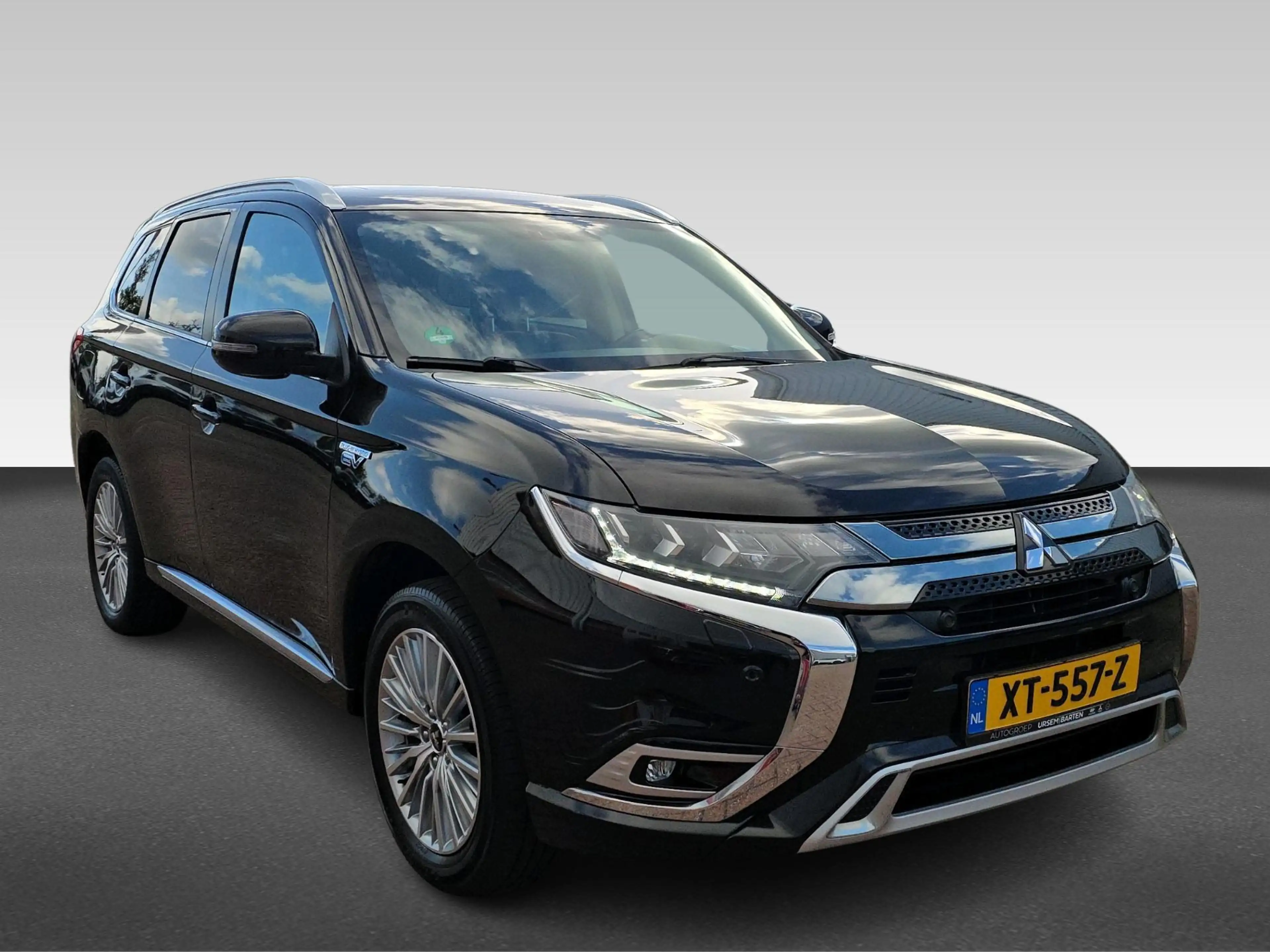 Mitsubishi Outlander 2.4 PHEV Intense+ — photo 8
