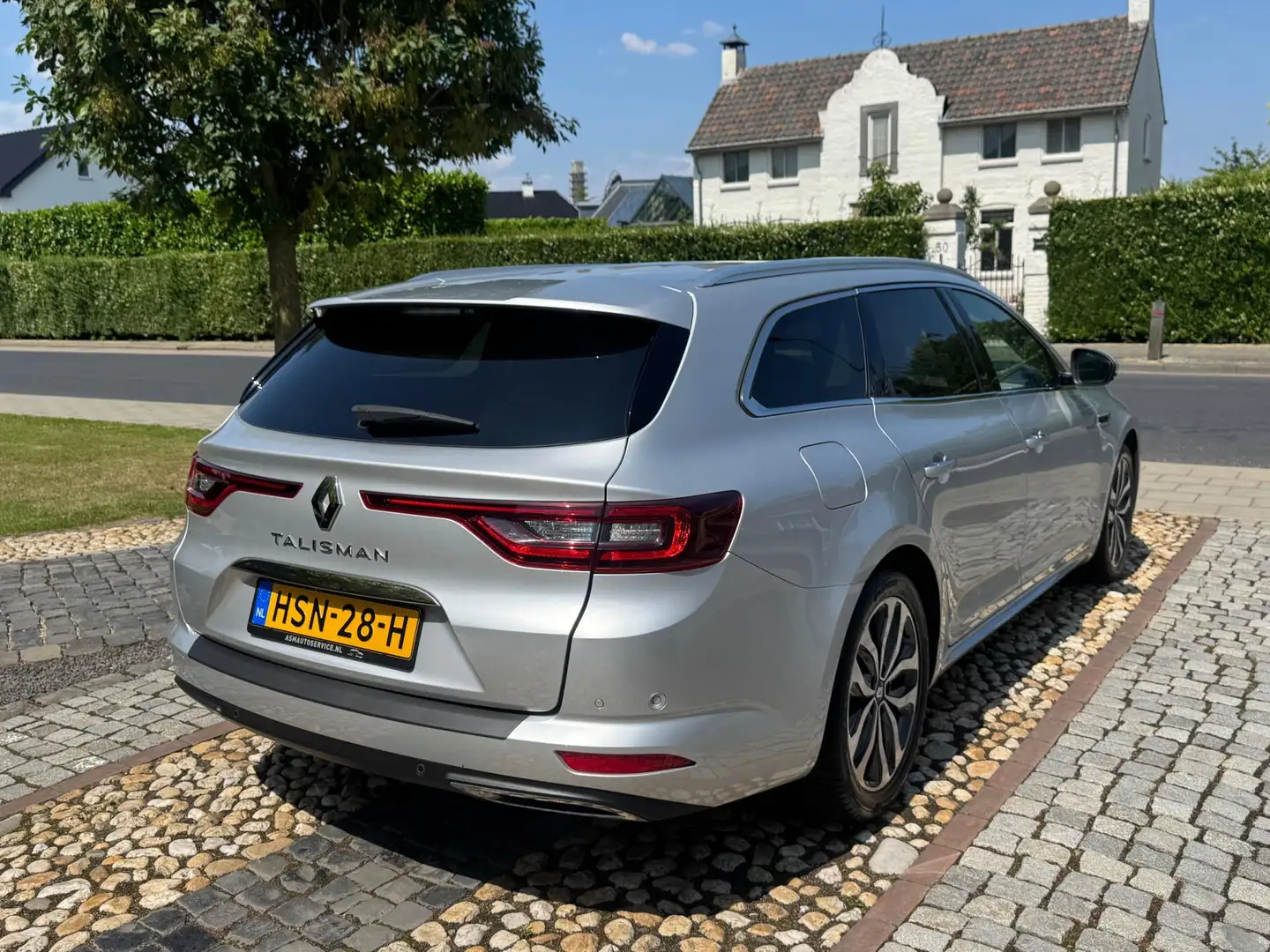 Renault Talisman Estate AUT 1.8 TCe Initiale Paris Grey - 2