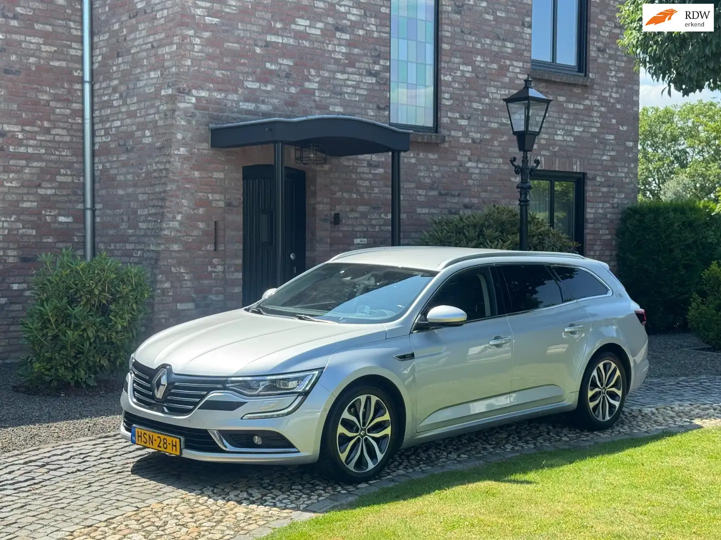Renault Talisman Estate AUT 1.8 TCe Initiale Paris Grey - 1