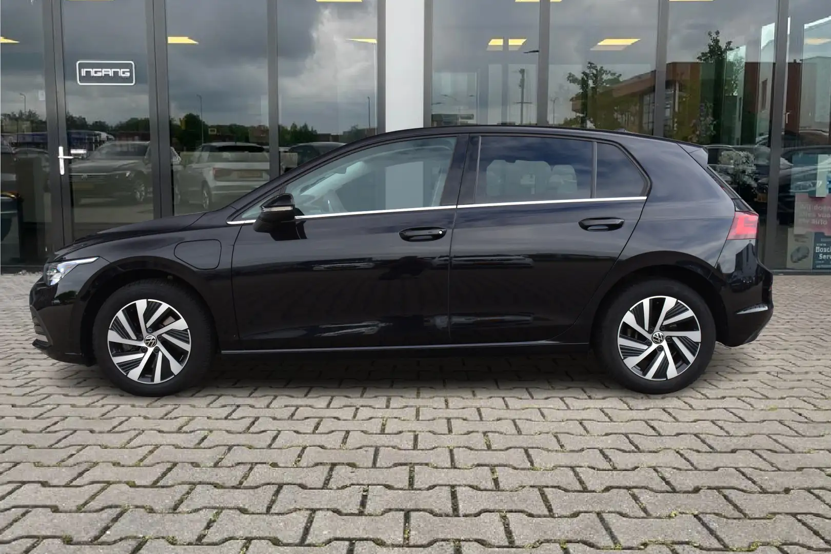 Volkswagen Golf 1.4 eHybrid Style | ACC | Camera | Memory | Zwart - 2