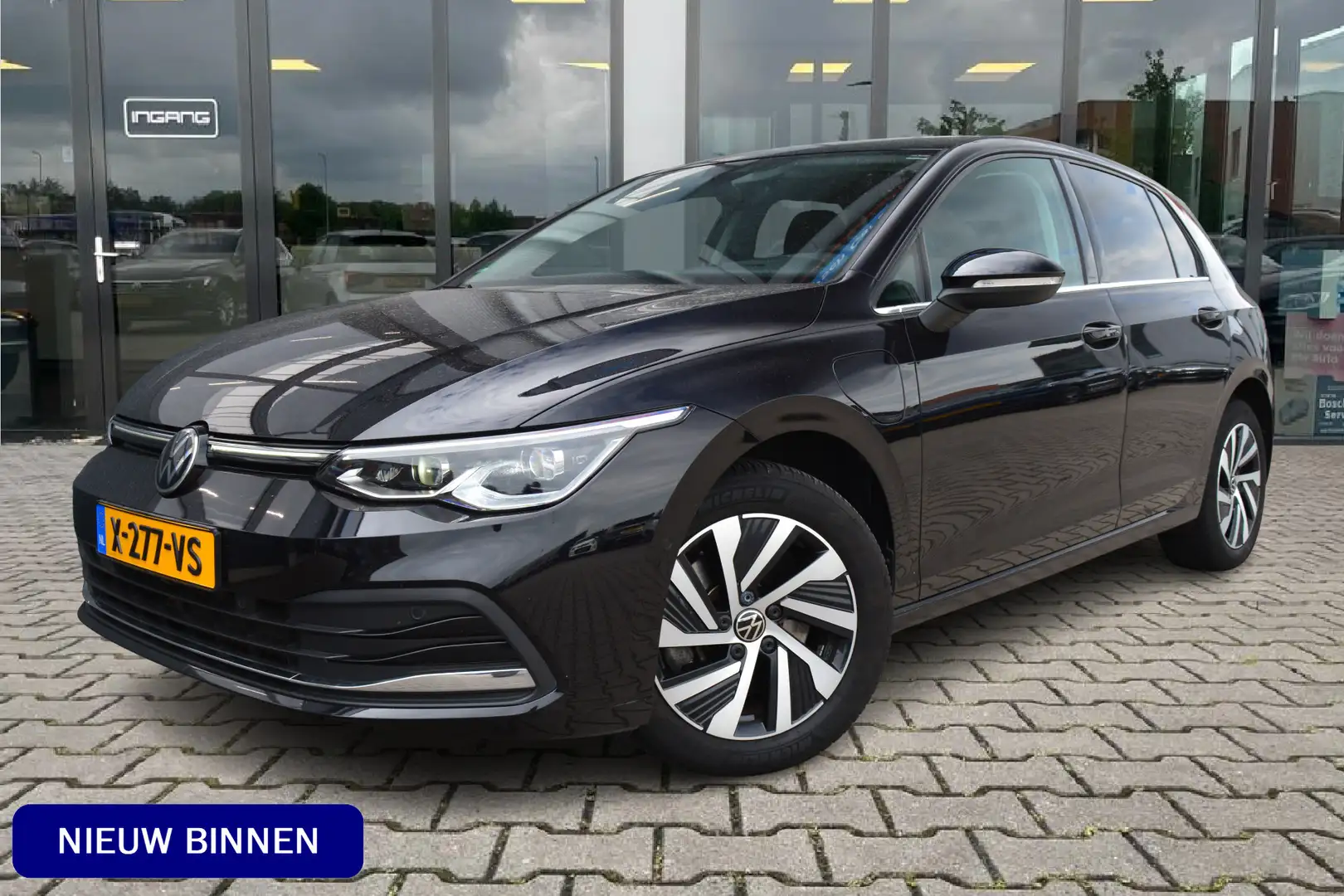 Volkswagen Golf 1.4 eHybrid Style | ACC | Camera | Memory | Zwart - 1