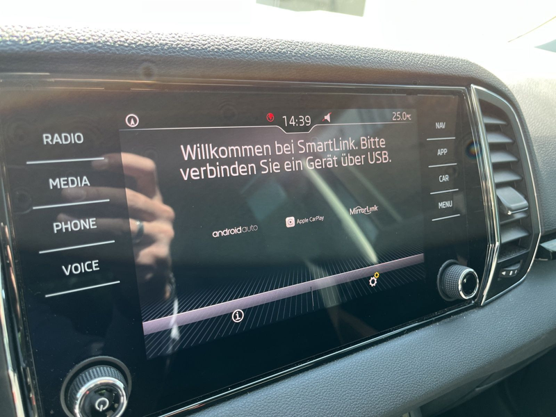 Skoda Karoq 1.5 TSI ACT Style DSG ACC+LED+RFK+FSHZ+SHZ — photo 18