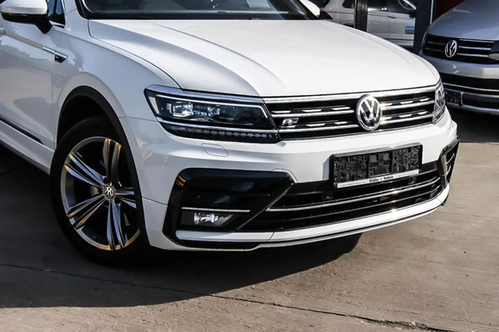 Volkswagen Tiguan 2.0TDI DSG 4Motion R-LINE PANORAMA 1.HAND Blanco - 2