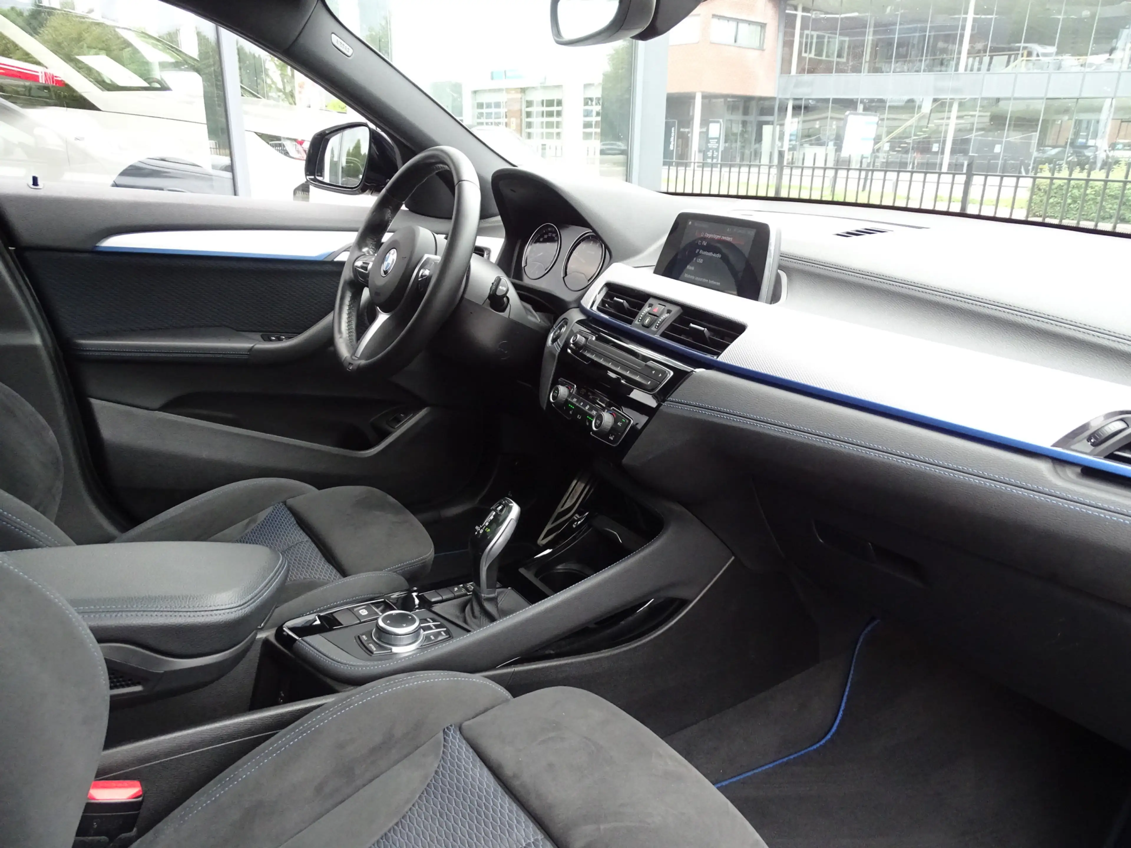 BMW X2 sDrive18i High Exe M Sport Pano.Dak Comfort Access — photo 39