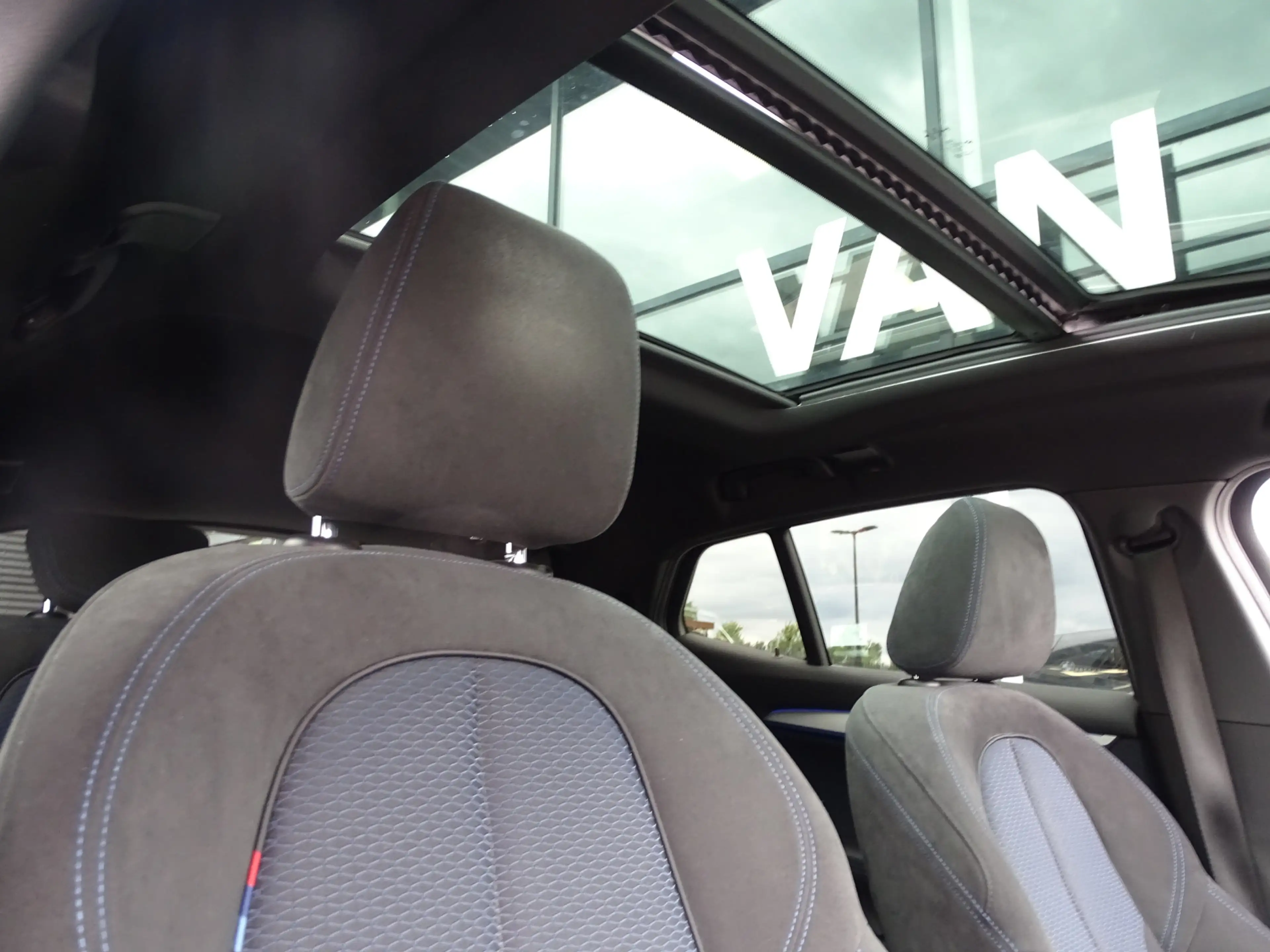 BMW X2 sDrive18i High Exe M Sport Pano.Dak Comfort Access — photo 38