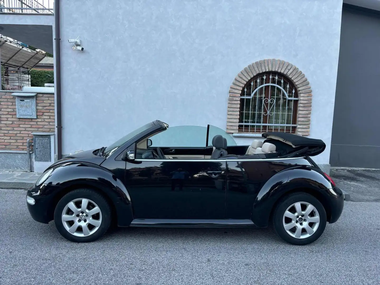 Volkswagen New Beetle 1.9 TDI 105CV Cabrio Nero - 2