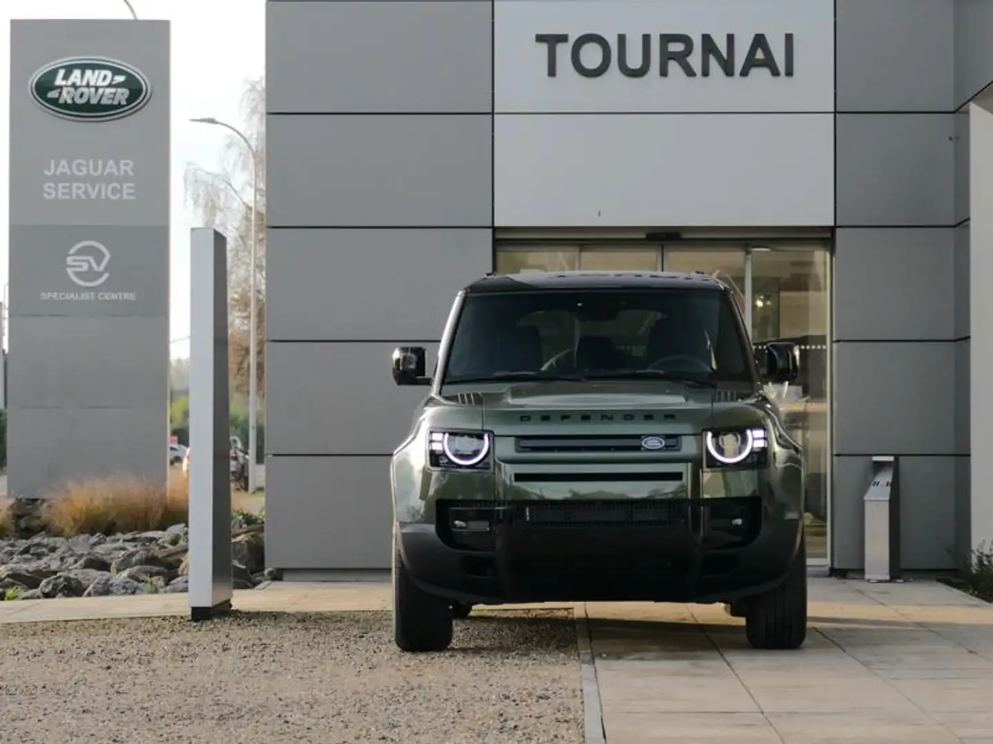 Land Rover Defender 110 D200 S AWD Auto. 26MY Grün - 2