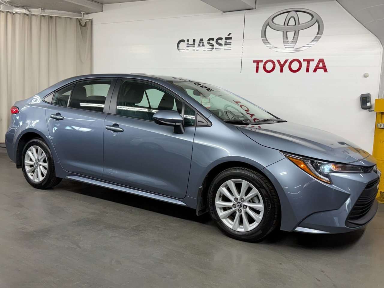 2024 Toyota Corolla LE UPGRADE **TOIT OUVRANT MAGS** 1 PROPRIÉTAIRE +