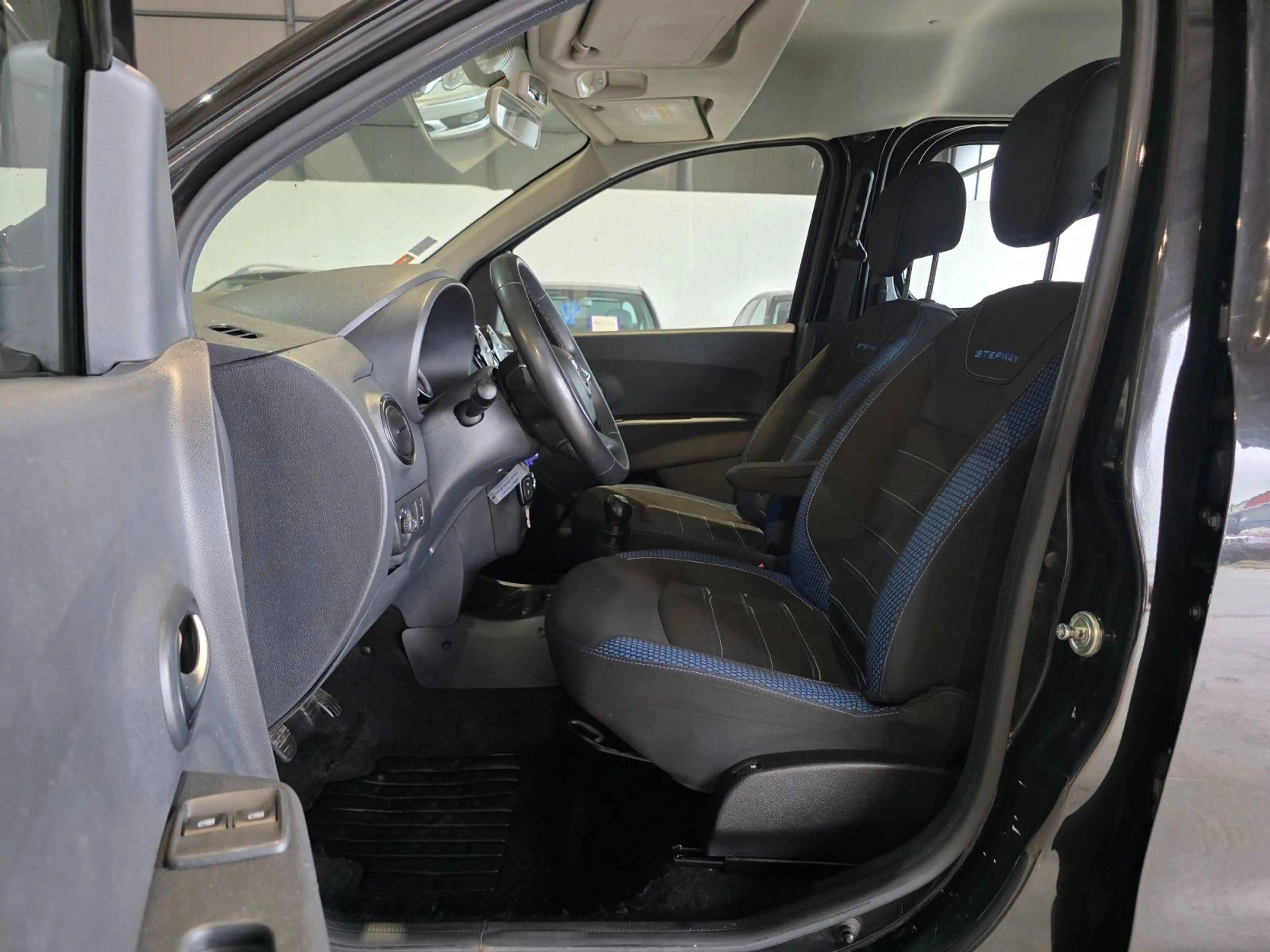 Dacia Dokker Stepway Plus 1.4|KAMERA|1.HAND|SHZ|NAVI — photo 11