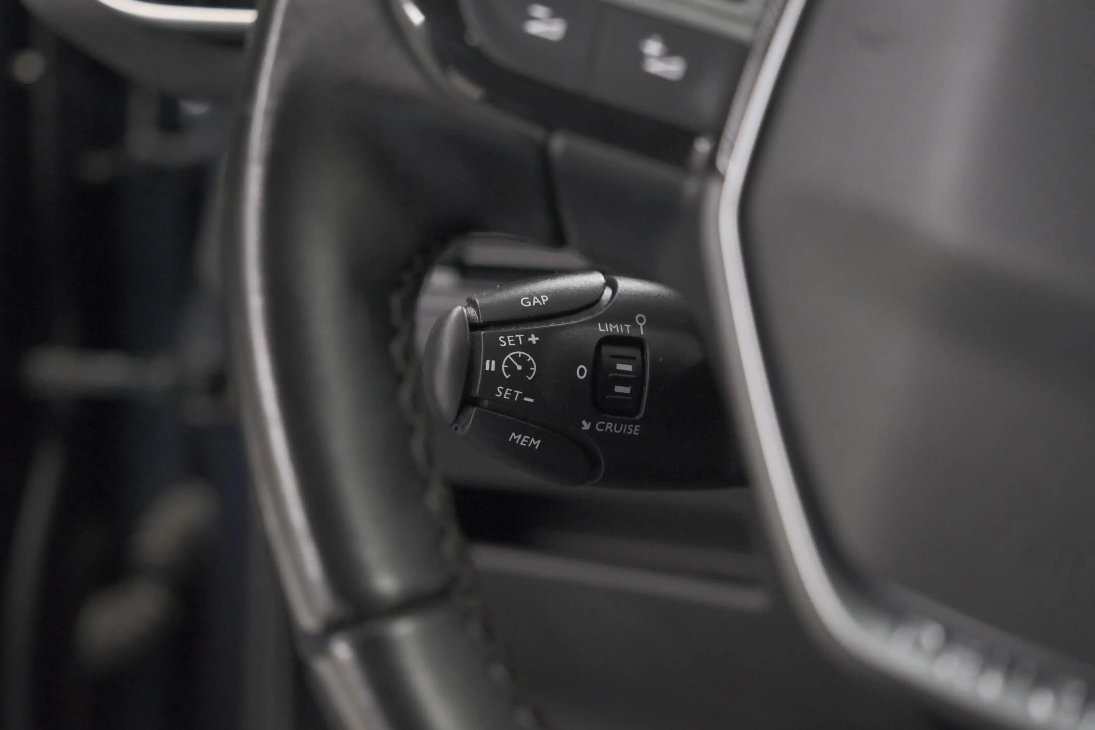 Peugeot 5008 PureTech 130 EAT8 Crossway | Trekhaak | Camera | N — photo 3