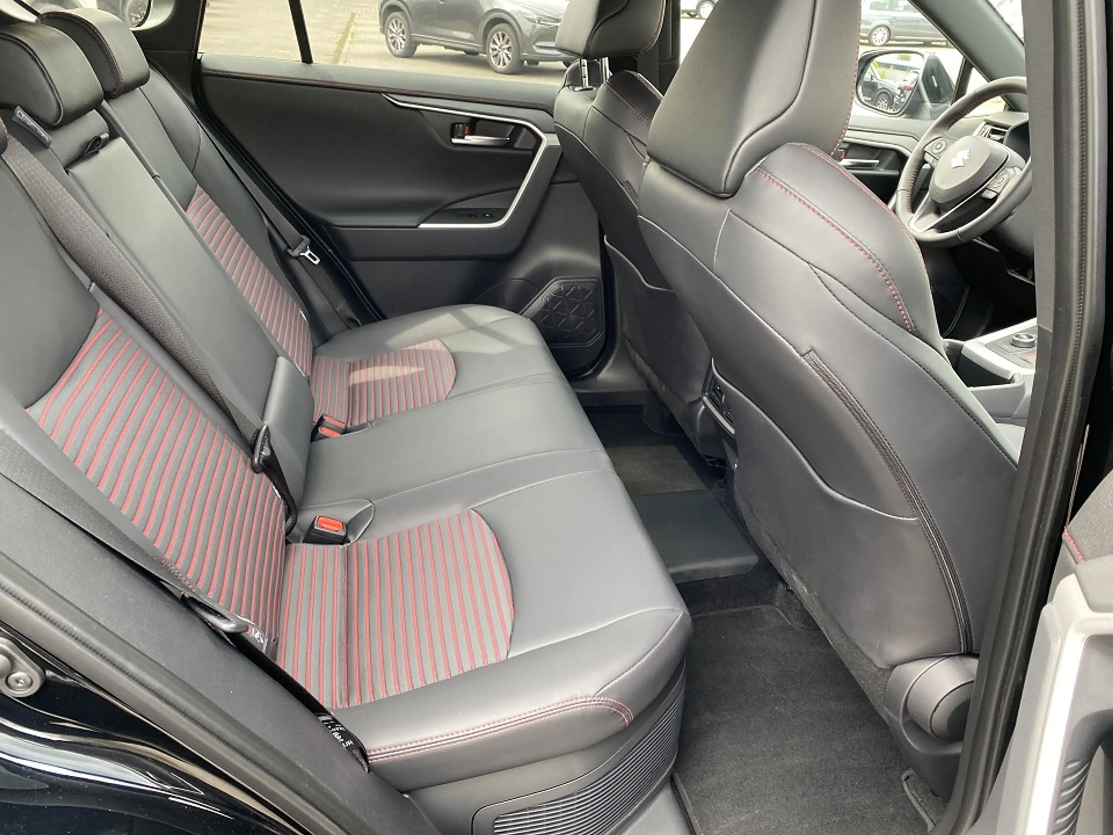 Suzuki Across 2.5 Comfort+ Plug-in Hybrid CVT NAVI, Allrad, ACC — photo 6